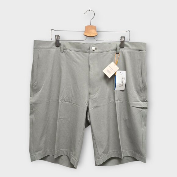 Peter Millar Golf Men's Shorts Solid (Gray) - US 40